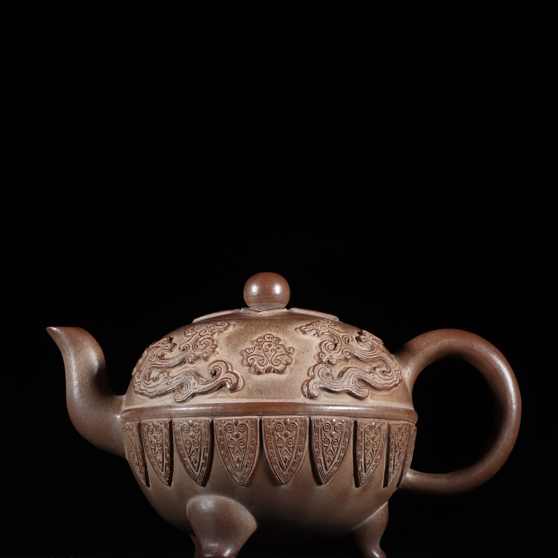 A beautifully crafted three-legged one-pearl purple clay teapot with a gluttonous taotie pattern (1 of 9)