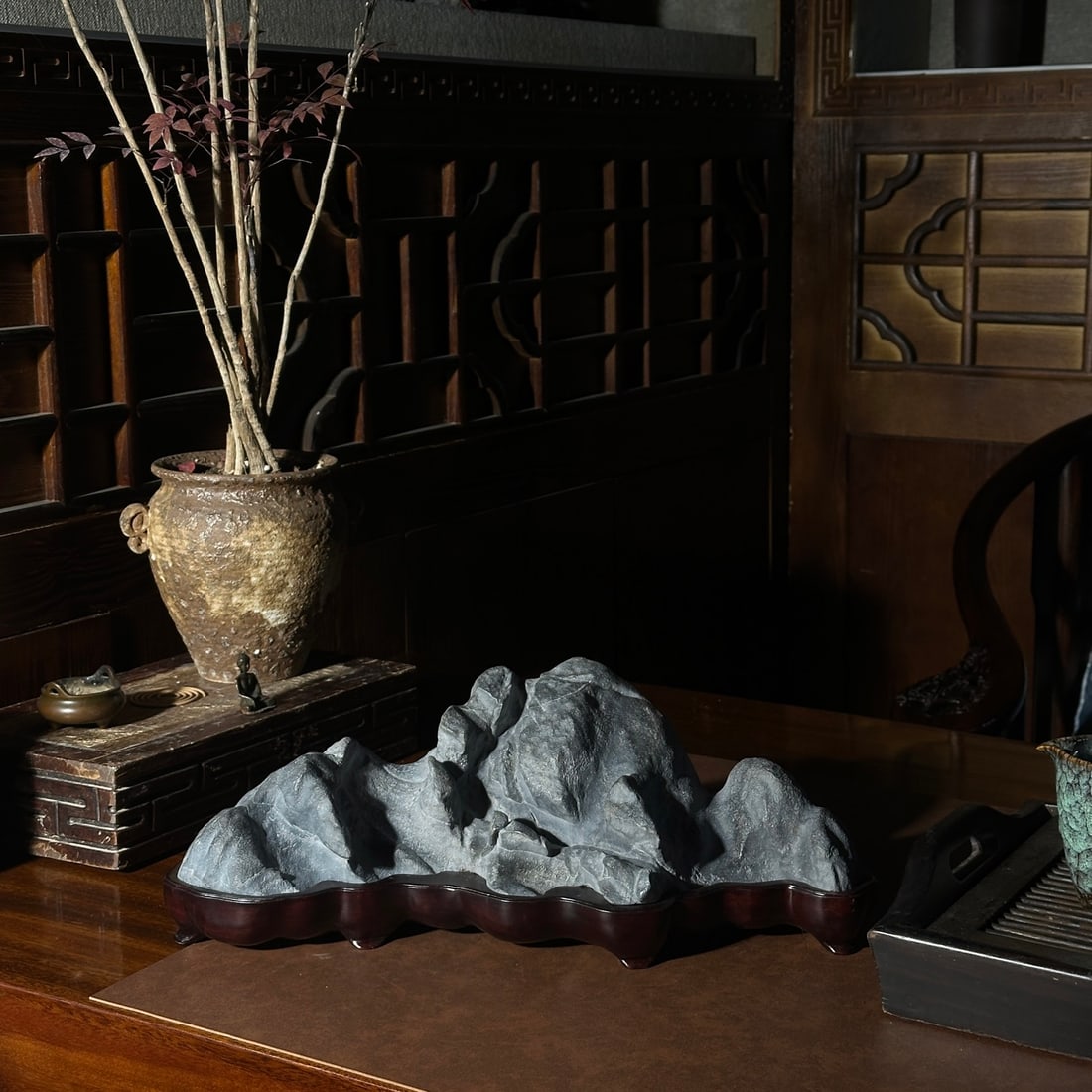A beautiful Lingbi stone study room, elegant mountain (1 of 4)