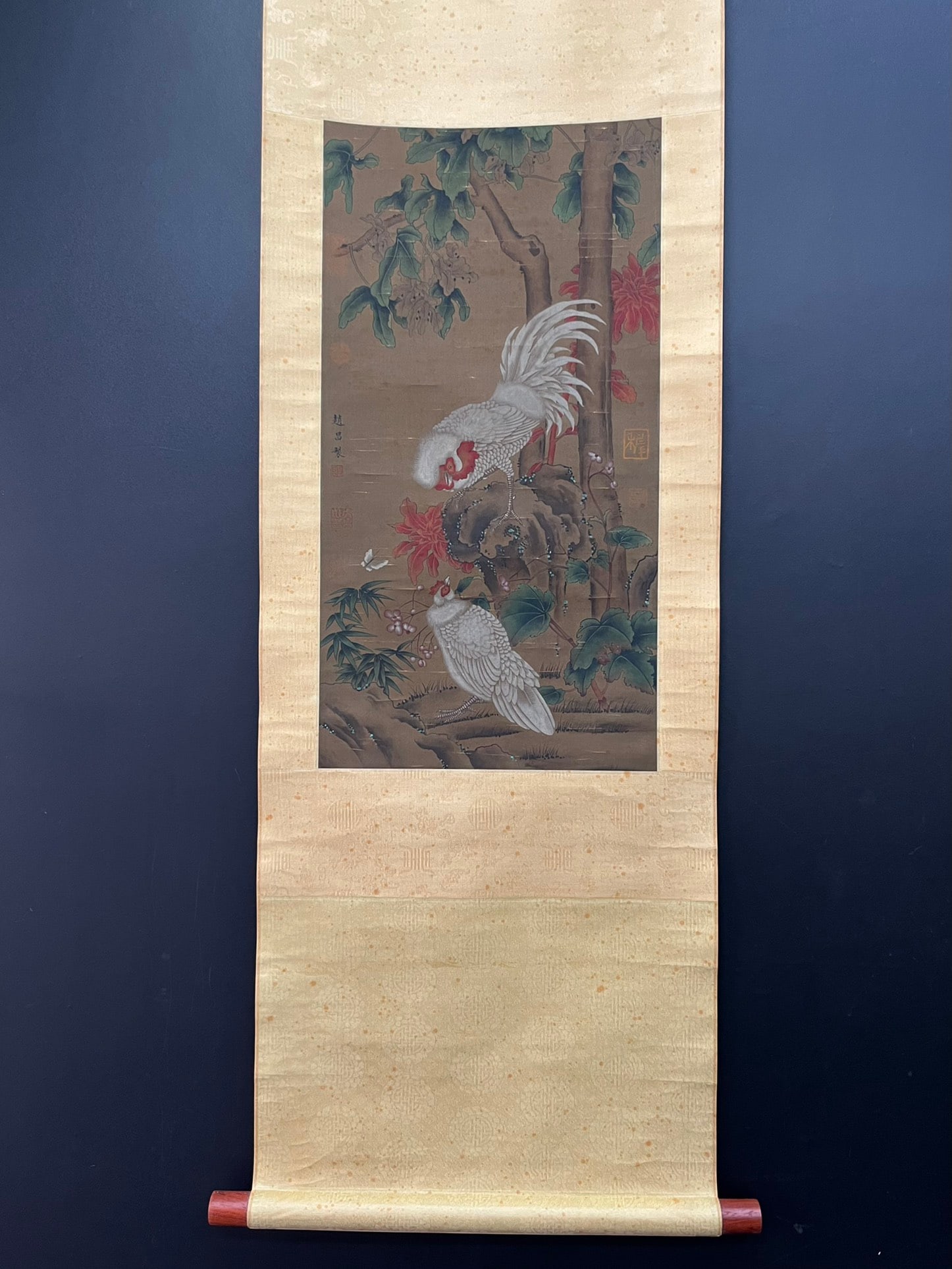 A silk floral and bird painting by Zhao Chang from the Song Dynasty (1 of 9)
