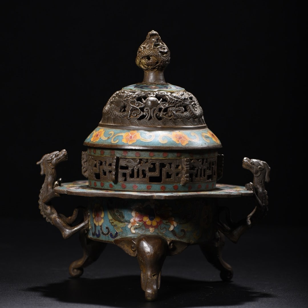 A beautiful cloisonne blue chi dragon ear incense burner: Exquisite cloisonne chi dragon ear incense burner Size: H: 20cm W: 18cm W: 1.37 kg Size: H: 20cm W: 18cm W: 1.37 kg (The Dimensions Of All Batches Are Manually Measured.If You Need More Detailed Infor