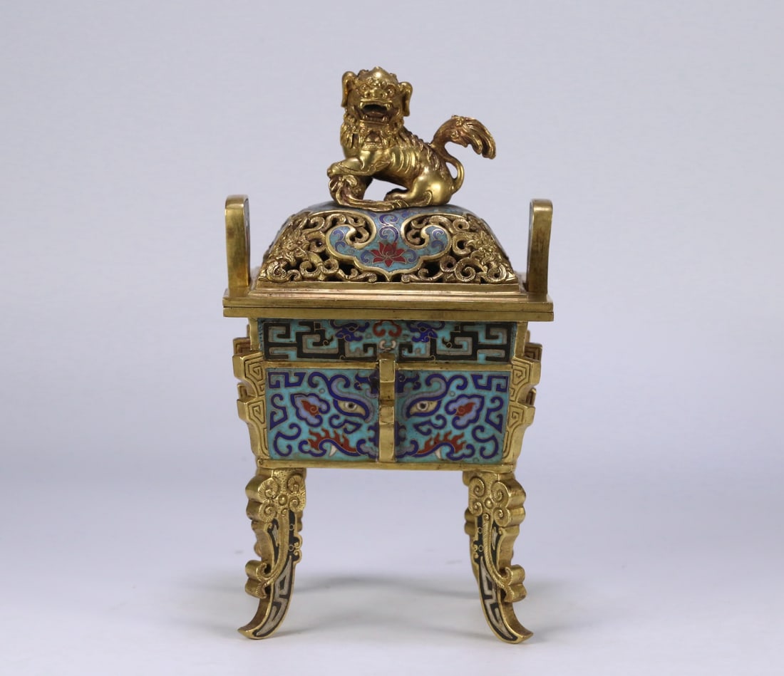 A Qing Dynasty Jingtai Blue Lion-Knob Taotie Pattern Halberd-Style Censer (1 of 9)