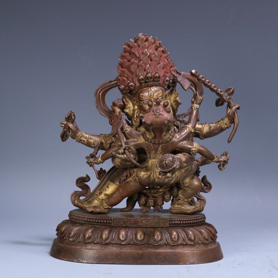 A sixth-rank gilt bronze Great Power Vajra made during the Qianlong period of the Qing Dynasty: A sixth-grade bronze gilt Great Power Vajra from the Qianlong period of the Qing Dynasty Size: H: 23x20x12cm Size: H: 23x20x12cm (The Dimensions Of All Batches Are Manually Measured.If You Need More D