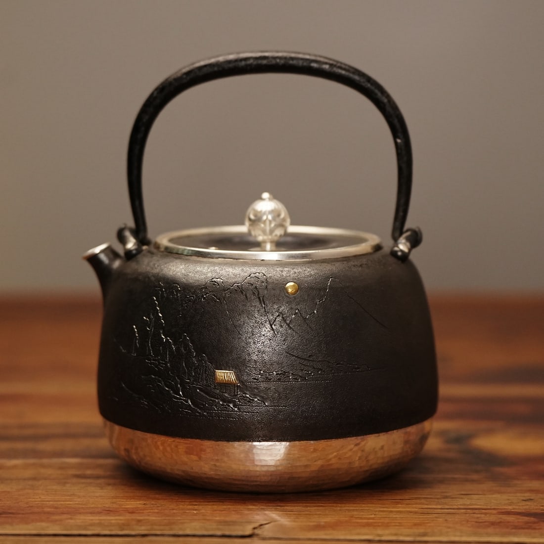 A finely crafted iron-clad silverware from Zongmei: Exquisite iron-clad silverware and somei Size: D:cm15H:17cm W: 0.788kg Size: D:cm15H:17cm W: 0.788kg (The Dimensions Of All Batches Are Manually Measured.If You Need More Detailed Information, Please