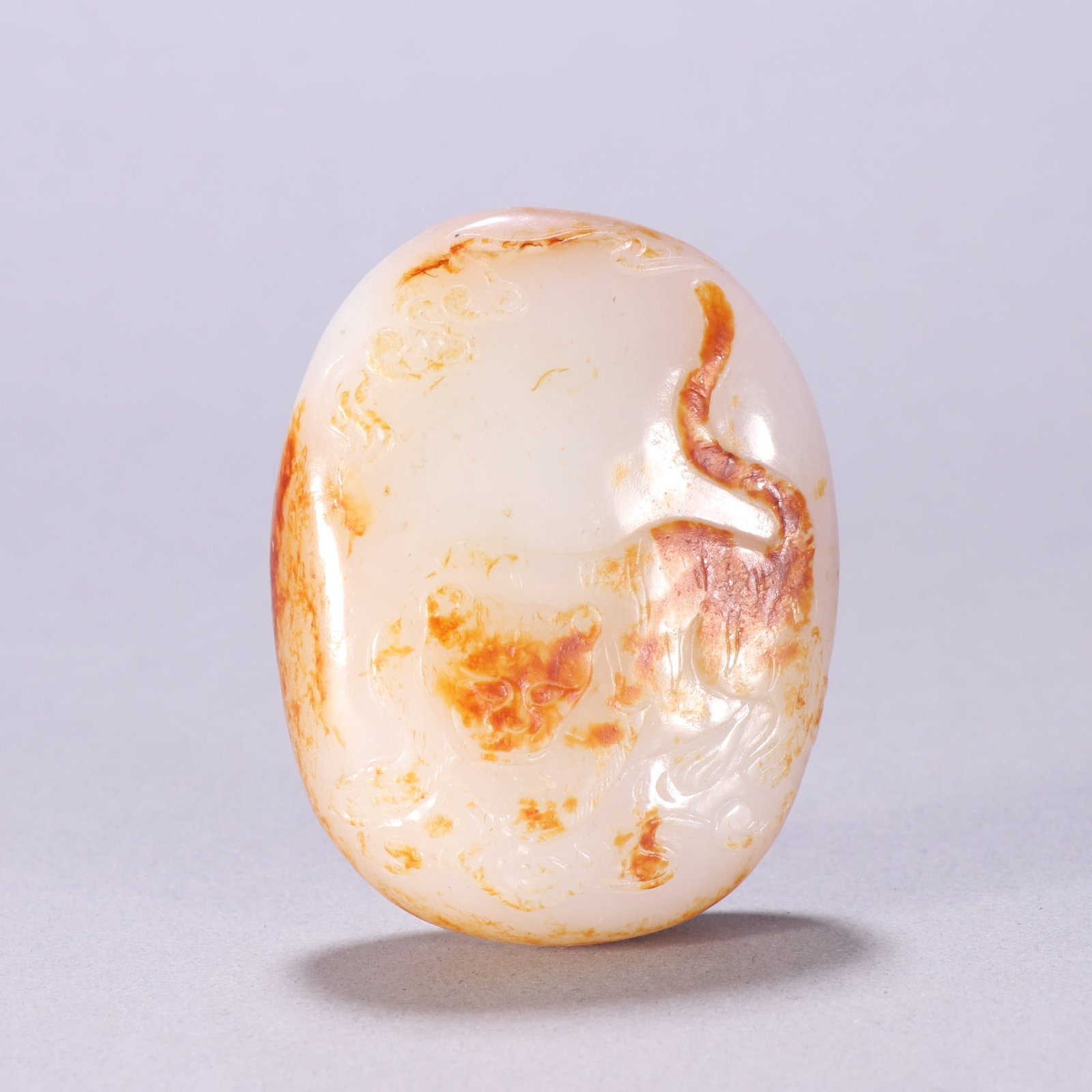 A delicate Hetian jade seed jade tiger-patterned handle: Exquisite Hetian jade seed jade tiger-patterned handle Size: W: 75.5cm W: 0.14kg Size: W: 75.5cm W: 0.14kg (The Dimensions Of All Batches Are Manually Measured.If You Need More Detailed Information,