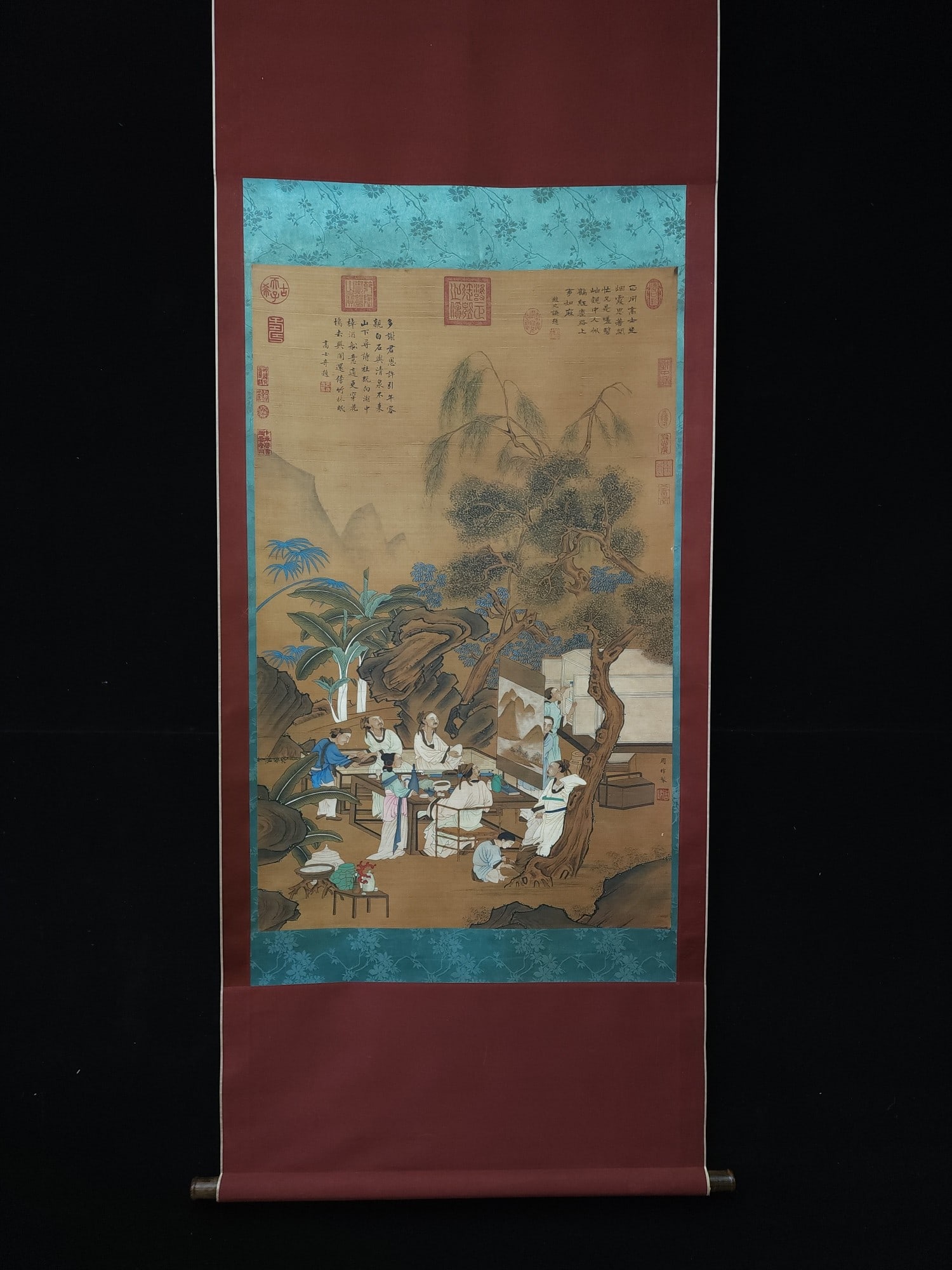 A silk figure by Zhou Fang of the Tang dynasty: A silk figure by Zhou Fang of the Tang dynasty Size:110cm 69cm Size:110cm 69cm (The Dimensions Of All Batches Are Manually Measured.If You Need More Detailed Information, Please Contact Our Customer S