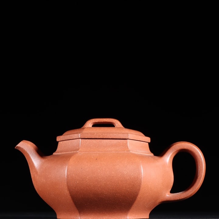 A fine Tibetan six-sided Yixing teapot (1 of 9)