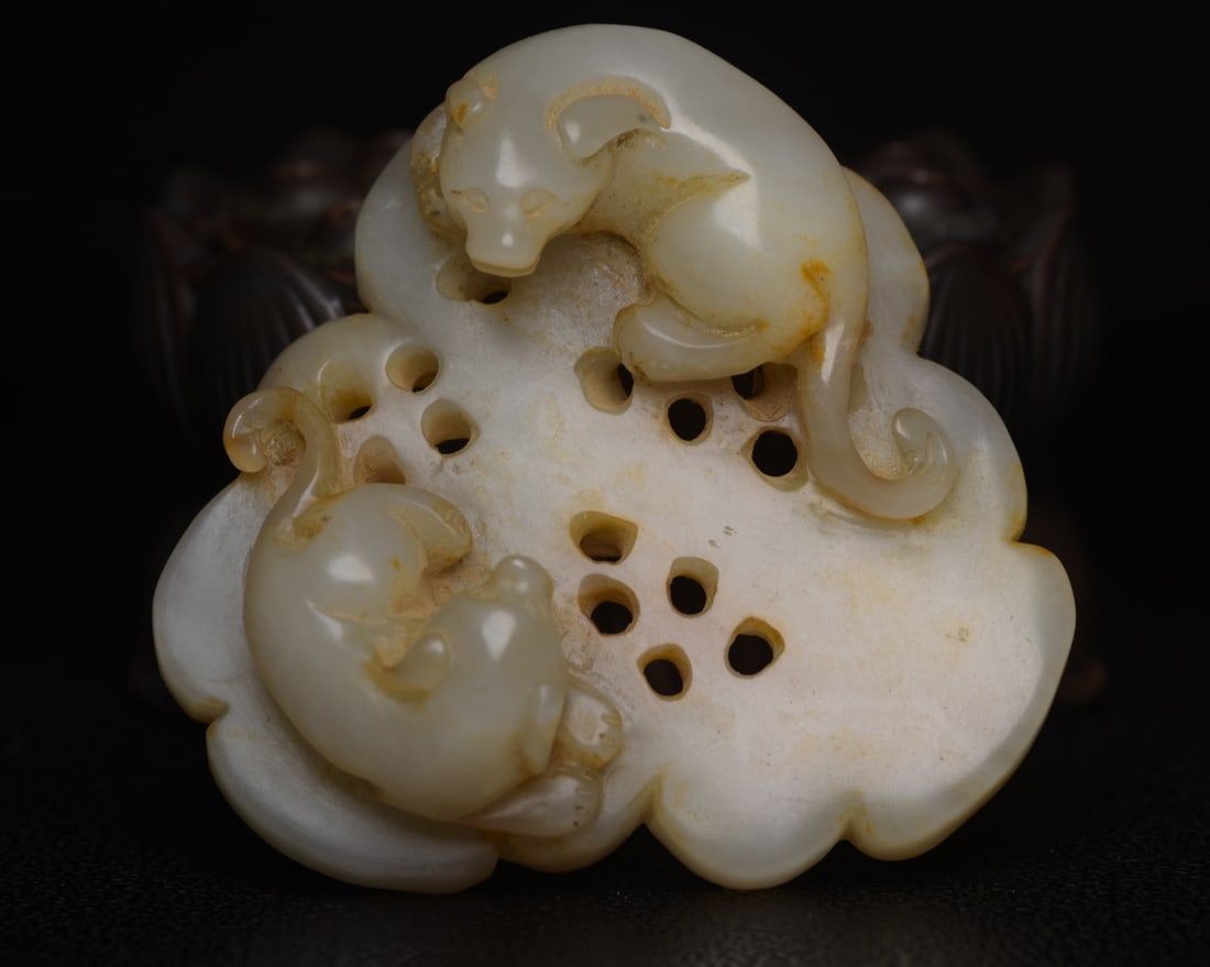 A beautiful Hetian jade ruyi (1 of 7)