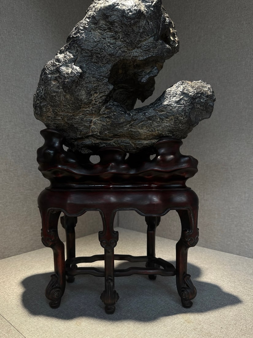 A beautiful Lingbi stone - 3