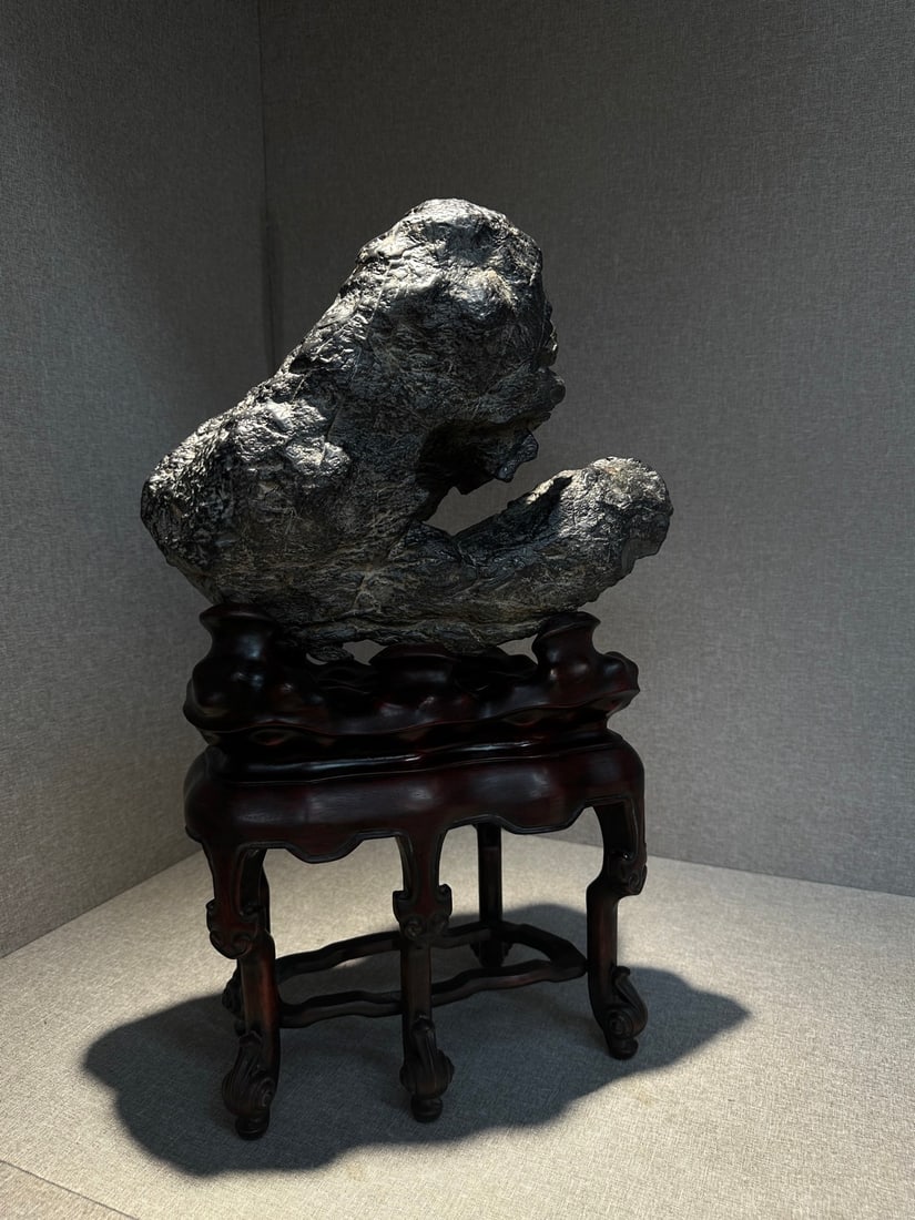 A beautiful Lingbi stone - 4