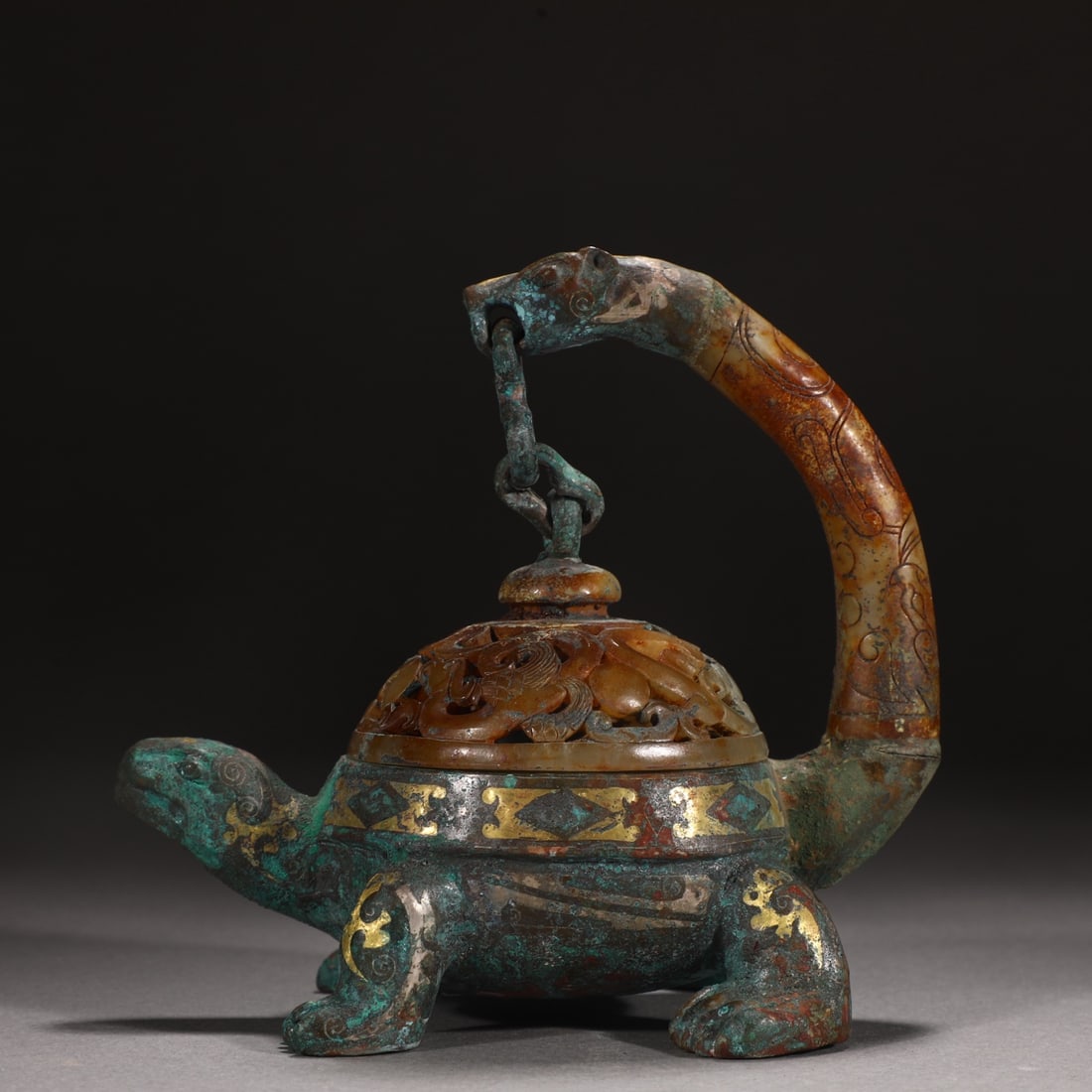 A bronze inlaid incense inlaid with gold and silver inlaid with jade turtle shell from the Warring (1 of 8)
