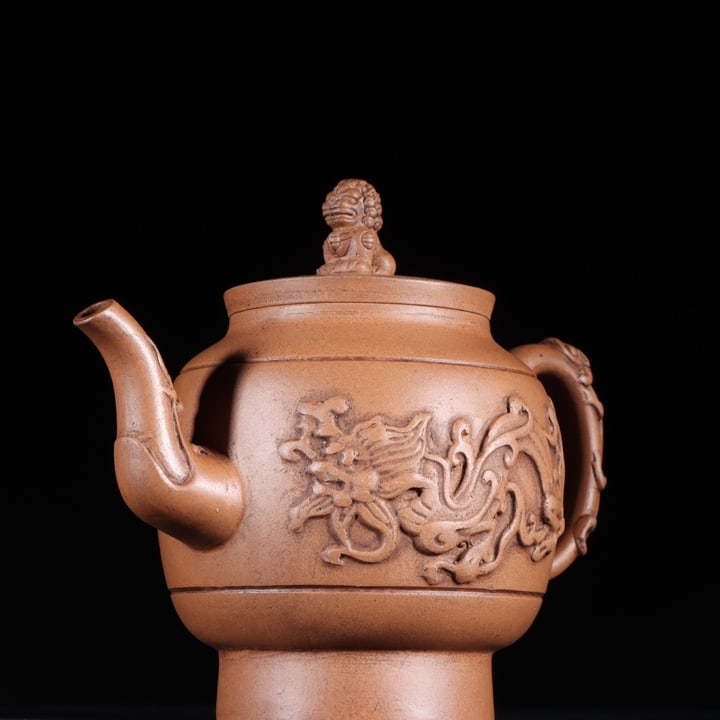 A delicate purple clay teapot with animal knob stickers and plastic patterns (1 of 9)