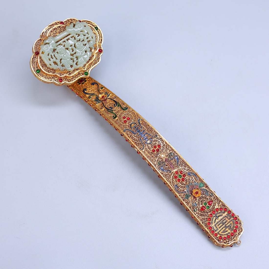 A beautifully crafted Hetian jade ruyi inlaid with filigree inlay: Exquisite filigree inlay Hetian jade ruyi scepter Size: L: 31cm W: 9cm W: 0.265 kg Size: L: 31cm W: 9cm W: 0.265 kg (The Dimensions Of All Batches Are Manually Measured.If You Need More Detailed Infor