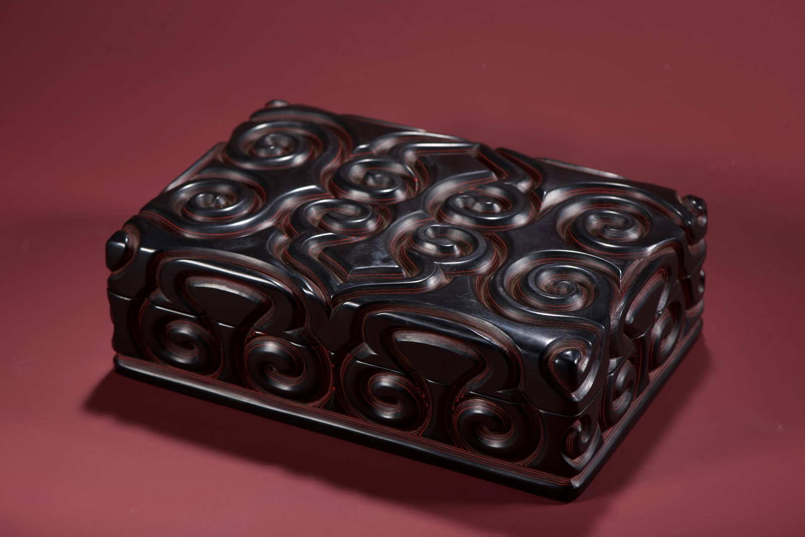 A beautifully crafted study storage box with rhinoceros horn lacquer and ruyi patterns (1 of 9)