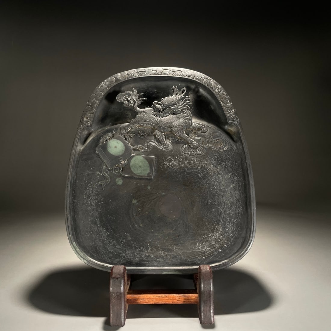 A beautiful three-legged double-sided qilin gift book immortal crane and duan inkstone (1 of 9)