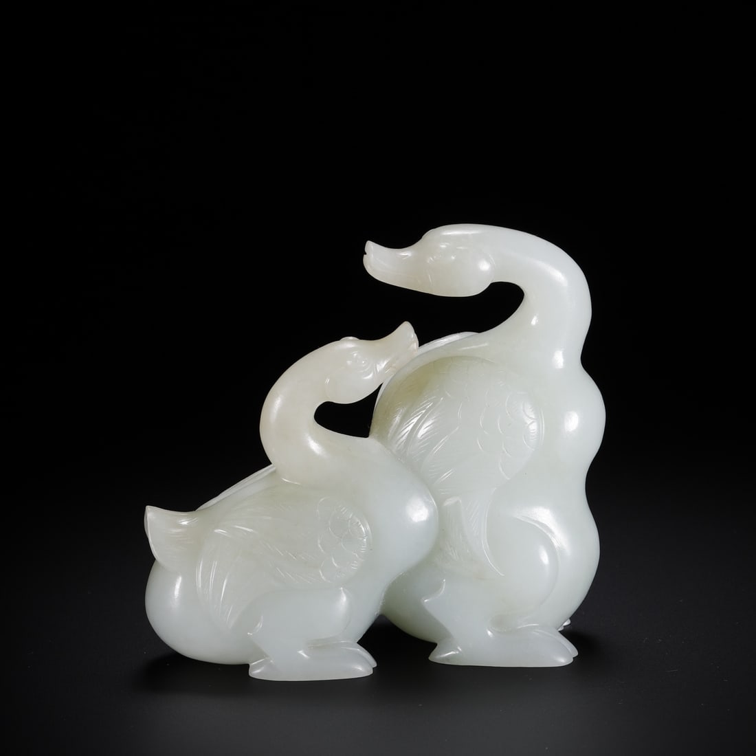 A beautiful Hetian jade goose ornament: Exquisite Hetian jade goose ornaments Size:9.0x4.0x8.6 cm W:0.3376 kg Size:9.0x4.0x8.6 cm W:0.3376 kg (The Dimensions Of All Batches Are Manually Measured.If You Need More Detailed Information,