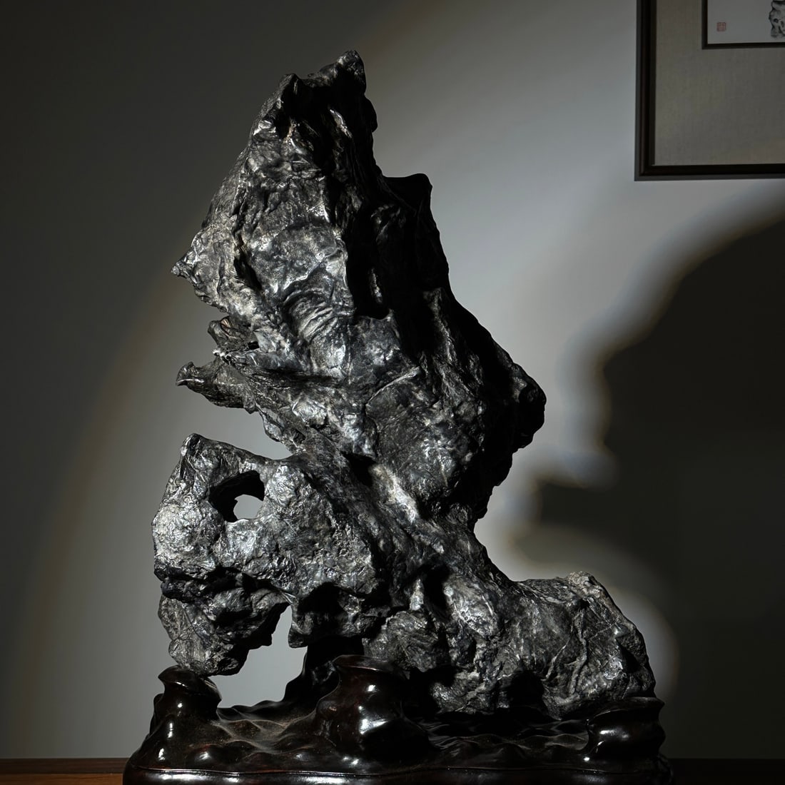 A beautiful Lingbi stone peak: The exquisite Lingbi stone peak Size: H: 75cm W:48cm T: 26cm Size: H: 75cm W:48cm T: 26cm (The Dimensions Of All Batches Are Manually Measured.If You Need More Detailed Information, Please Contact
