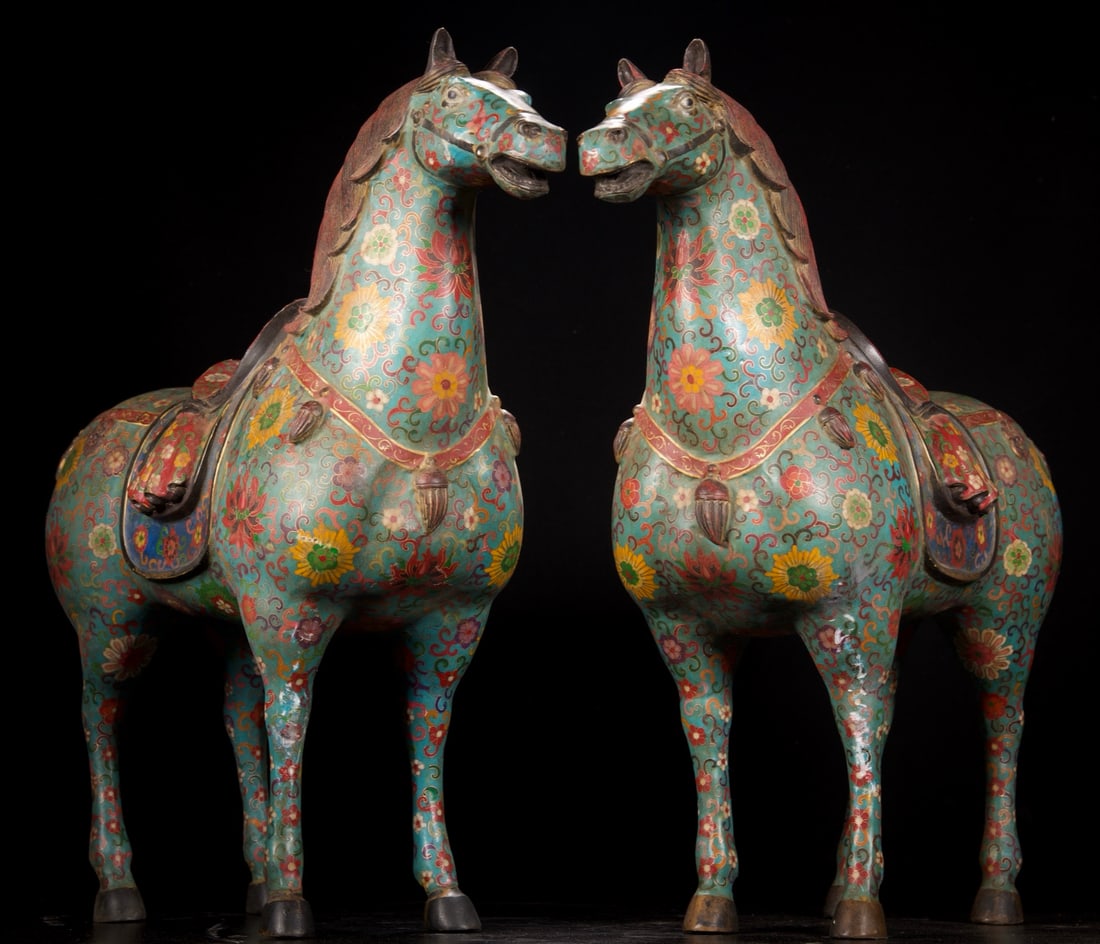 A pair of exquisite bronze-bodied cloisonne Tang horse ornaments: Exquisite copper-bodied cloisonne Tang horse ornaments Size: L: 70cm W: 25cm H: 59cm W: 34 kg Size: L: 70cm W: 25cm H: 59cm W: 34 kg (The Dimensions Of All Batches Are Manually Measured.If You Need Mo