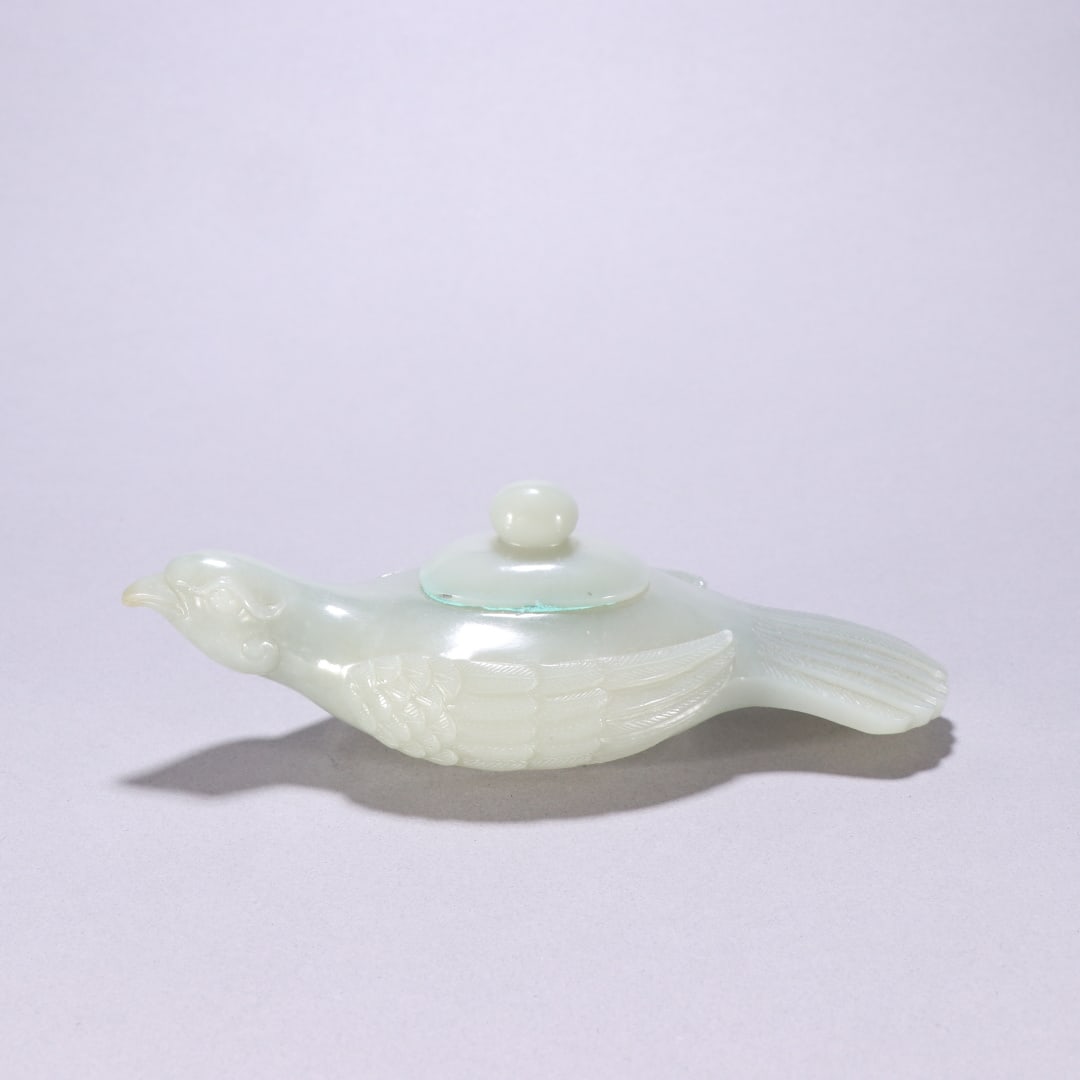 A Qing Dynasty Hetian jade bird-shaped water basin: A bird-shaped water basin from Hetian jade from the Qing Dynasty Size: H:5.2cm W: 16.2cm W: 0.22kg Size: H:5.2cm W: 16.2cm W: 0.22kg (The Dimensions Of All Batches Are Manually Measured.If You Need Mo