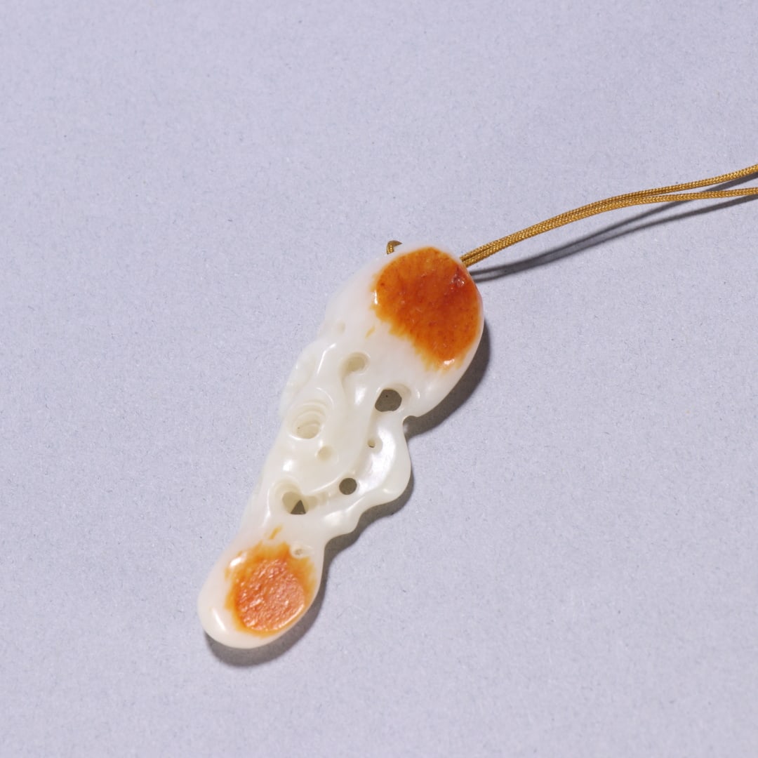 A Qing Dynasty Hetian jade seed material Lulu Tong Handle piece: Qing Dynasty Hetian jade seed material Lulu Tong handle Size: L: 6.5cm W: 2.2cm W: 0.0219 kg Size: L: 6.5cm W: 2.2cm W: 0.0219 kg (The Dimensions Of All Batches Are Manually Measured.If You Need More 