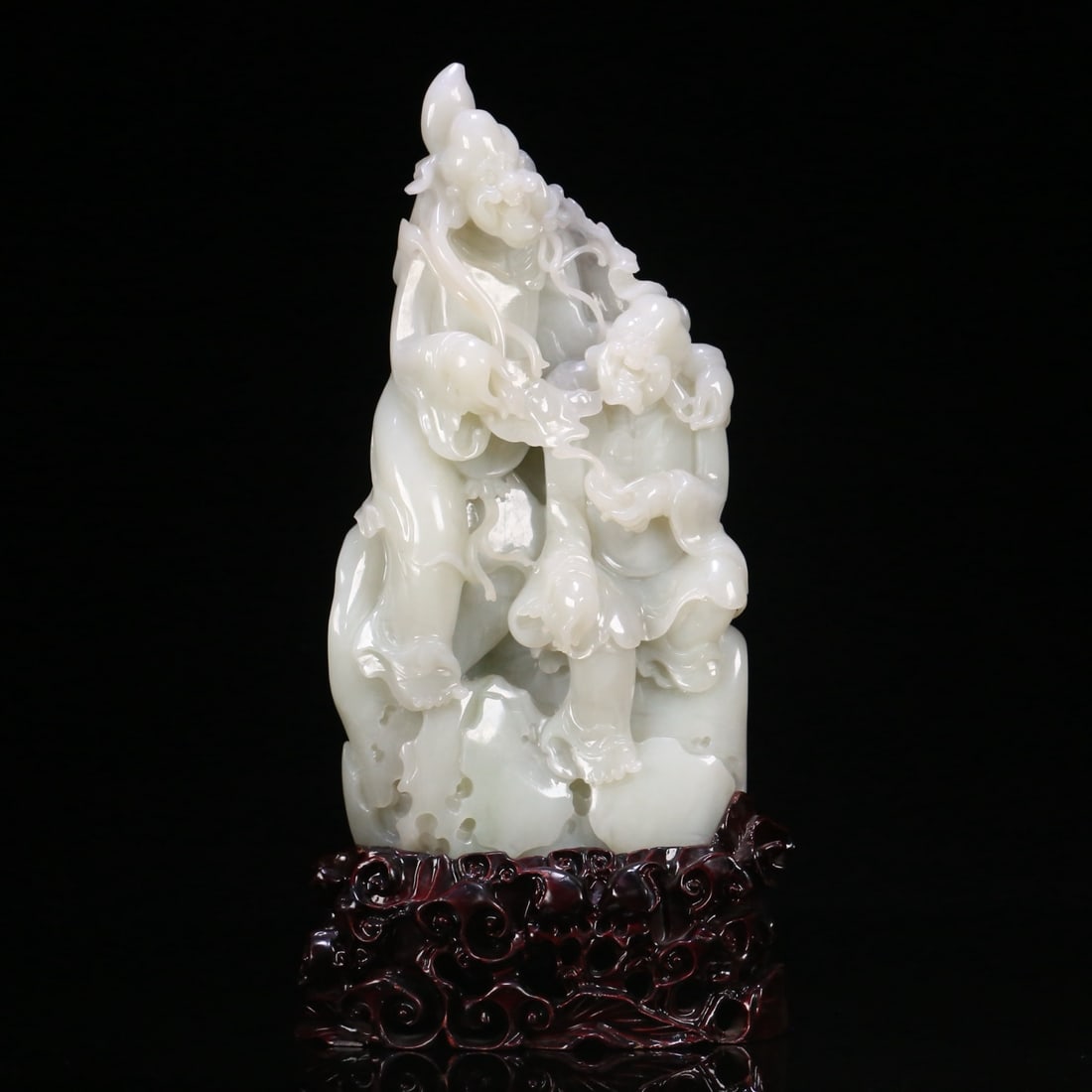 A beautiful Hetian jade box and Erxian Mountain ornament (1 of 9)