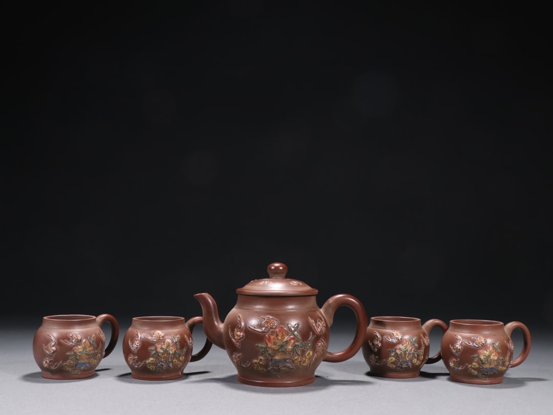 A set of thick kudzu clay clay molded Fushou pattern teapots: A teapot with thick kudzu fibers and purple clay sculptures with fortune and longevity patterns Size: kettle:H: 10.5cm W:15cm cup:H: 5cm W:8.2cm Size: kettle:H: 10.5cm W:15cm cup:H: 5cm W:8.2cm (The D