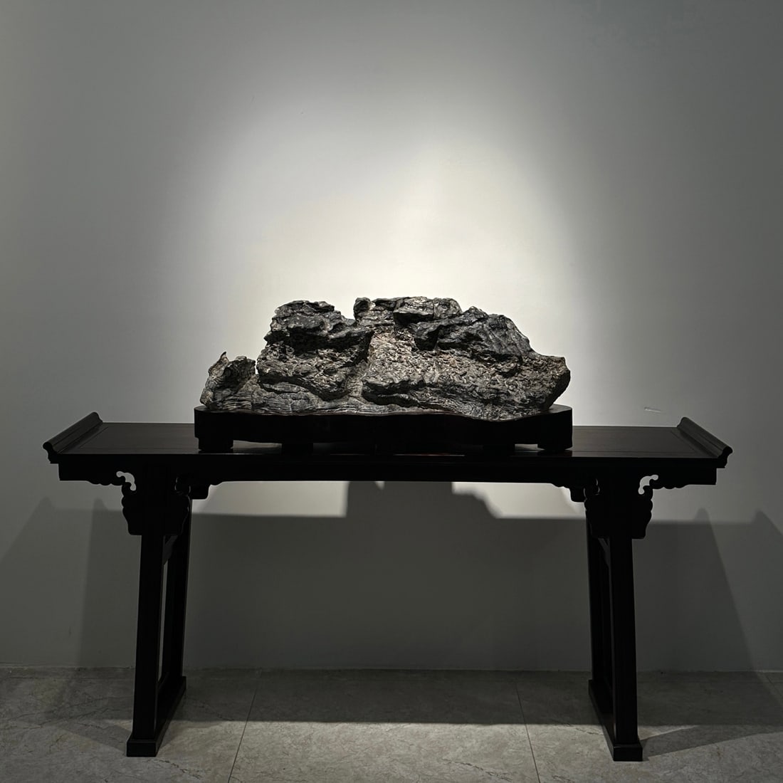 A finely crafted hall with a mountain of Lingbi stone: The exquisite hall and Lingbi stone mountain shape Size: L: 108cm H: 40cm T: 50cm Size: L: 108cm H: 40cm T: 50cm (The Dimensions Of All Batches Are Manually Measured.If You Need More Detailed Informat
