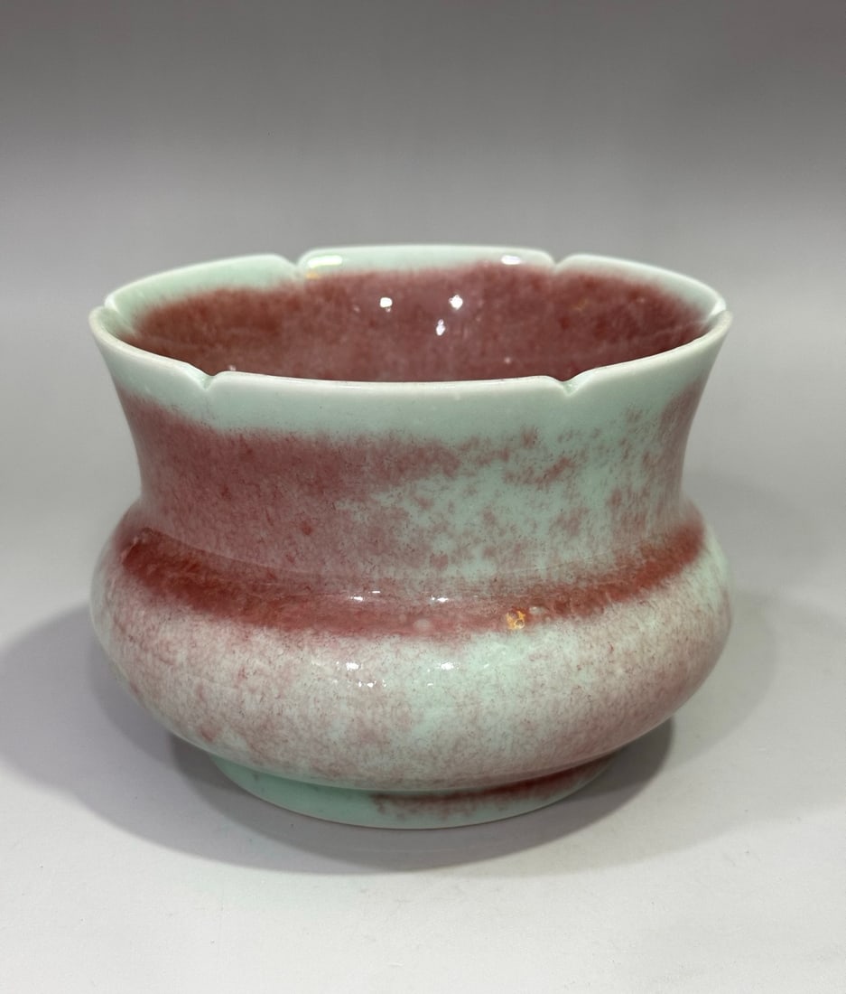 A high-temperature kiln-glazed floral washer made during the Yongzheng period of the Qing Dynasty (1 of 9)