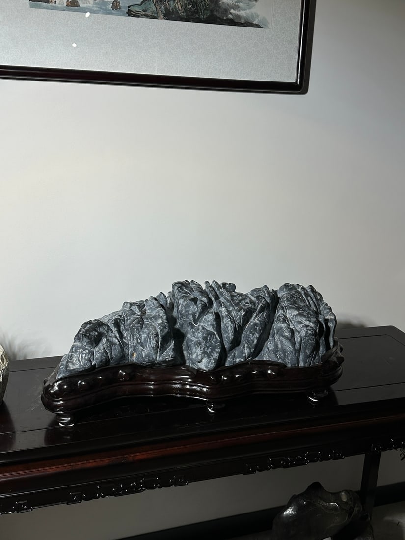 A delicate Lingbi stone backing stone - 4
