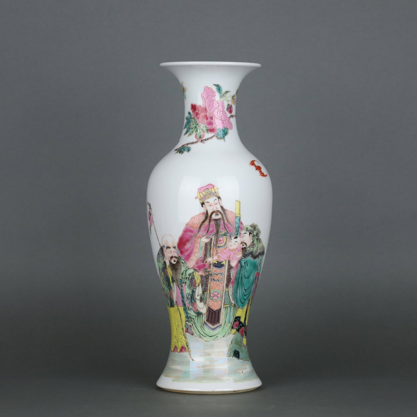 A Qing Dynasty famille rose Guanyin vase with a figure of fortune, prosperity, and longevity: A famille rose Guanyin vase depicting Fu, Lu, Shou, and a figure from the Qing dynasty Size: H: 30.9cm Belly diameter: 12.7cm Size: H: 30.9cm Belly diameter: 12.7cm (The Dimensions Of All Batches Are