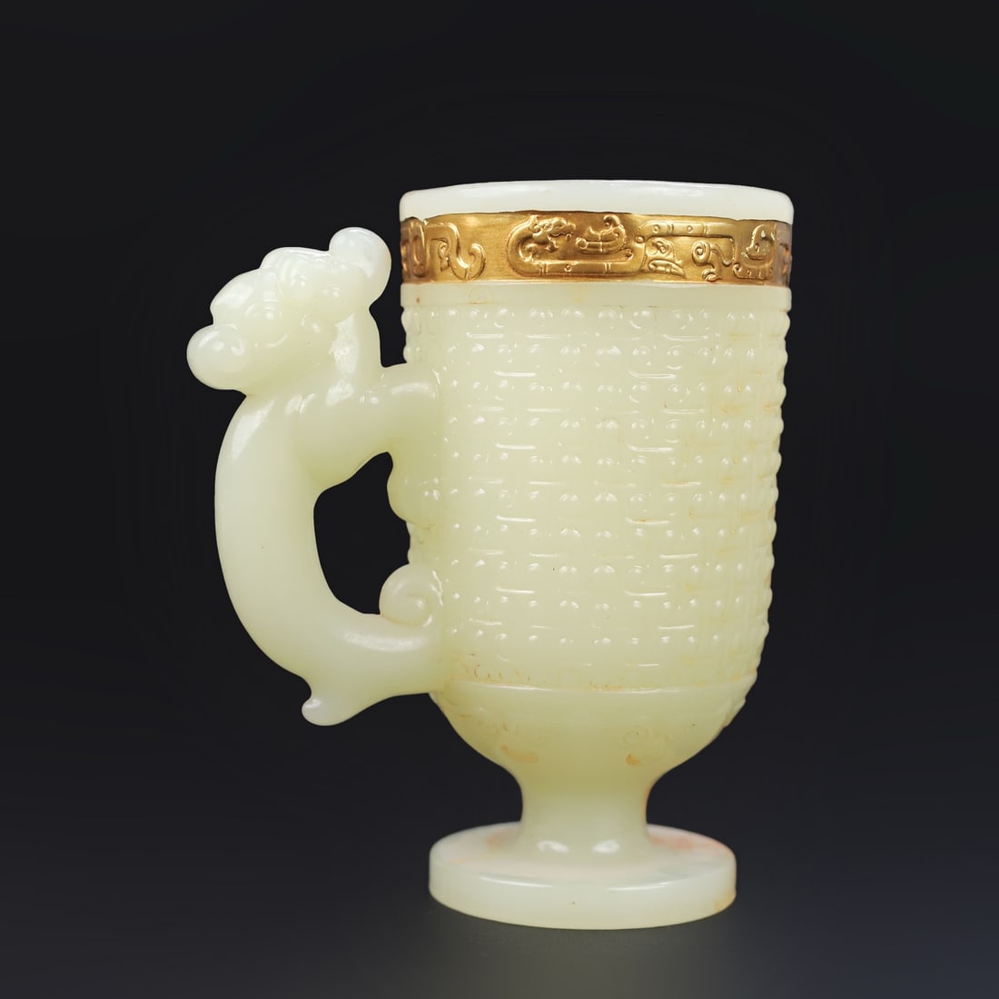 A beautiful auspicious beast wine glass: Exquisite auspicious beast wine cups Size: H: 12cm W: 11cm W: 0.44 kg Size: H: 12cm W: 11cm W: 0.44 kg (The Dimensions Of All Batches Are Manually Measured.If You Need More Detailed Information,