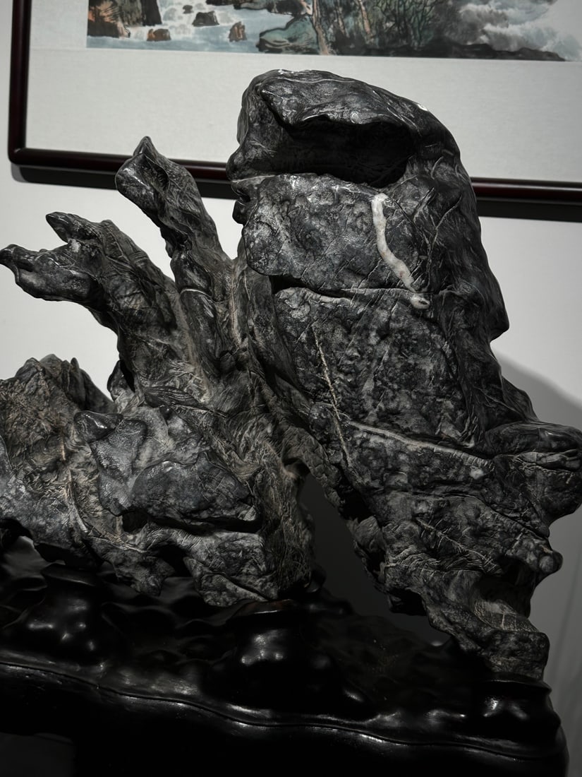 A beautiful Lingbi stone - 6