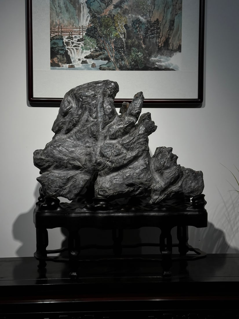 A beautiful Lingbi stone - 7