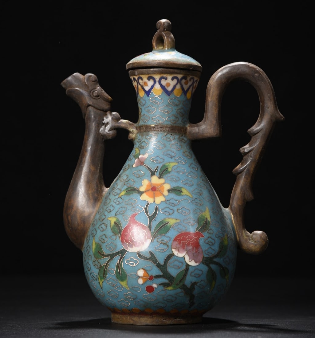 A beautiful cloisonne flask with fortune and longevity patterns (1 of 9)