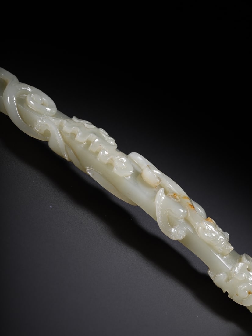 A beautiful Hetian jade dragon-patterned ruyi - 9