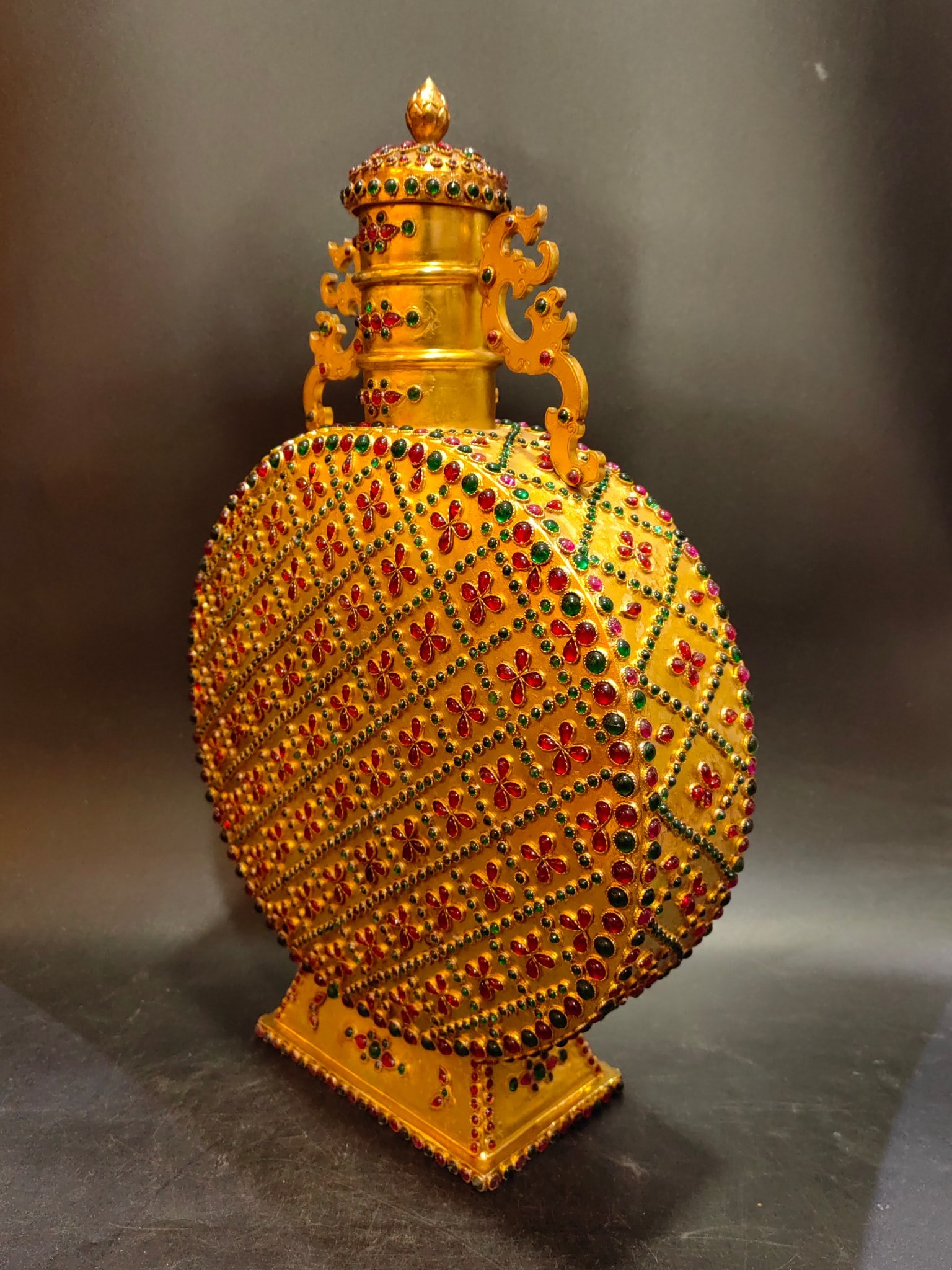 An Exquisite Enamel Horse Pattern Vase - 4