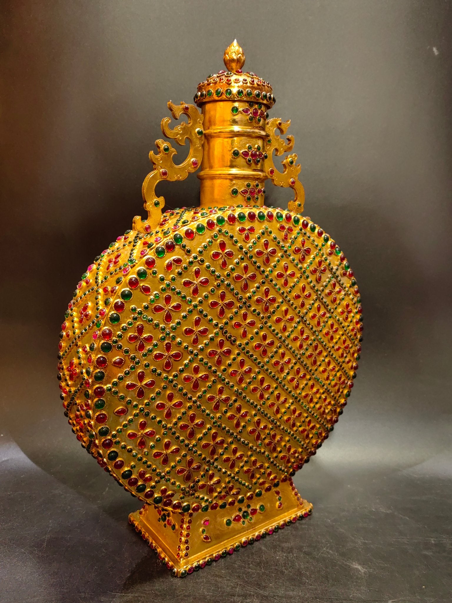 An Exquisite Enamel Horse Pattern Vase - 5