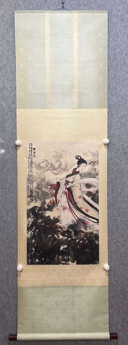 A Chinese Vertical Scroll Ink Painting of Character and Story on Paper: A Chinese Vertical Scroll Ink Painting of Character and Story on Paper Fu baoshi Without frame Size:44cmx76cm (The Dimensions Of All Batches Are Manually Measured.If You Need More Detailed