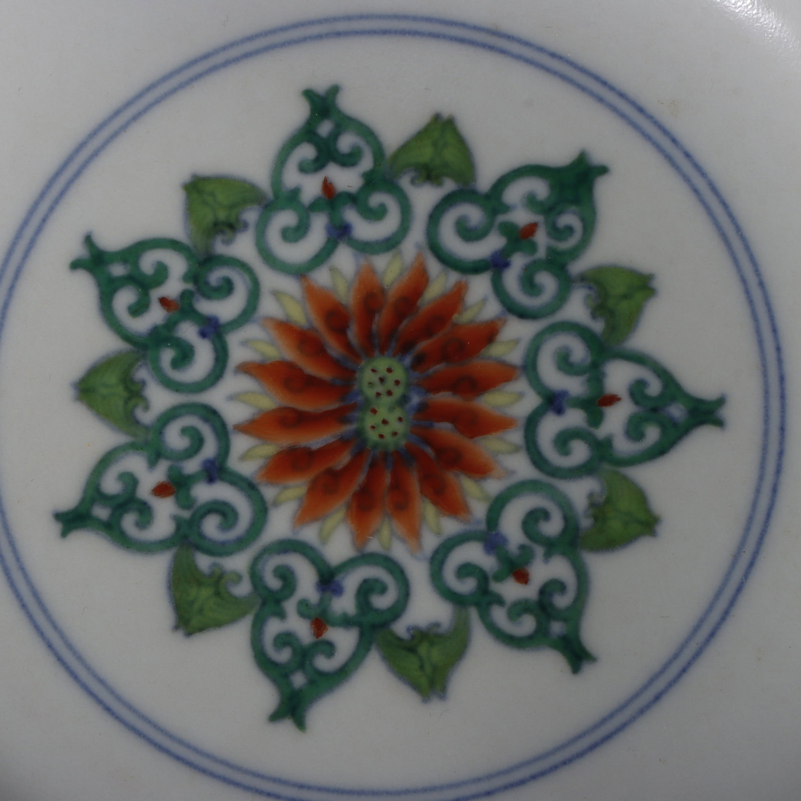 An Exquisite Doucai Flower Pattern Plate - 8