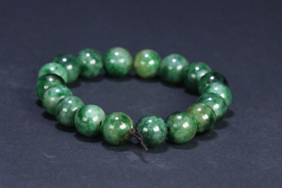 An Exquisite Jadeite Bracelets - 2