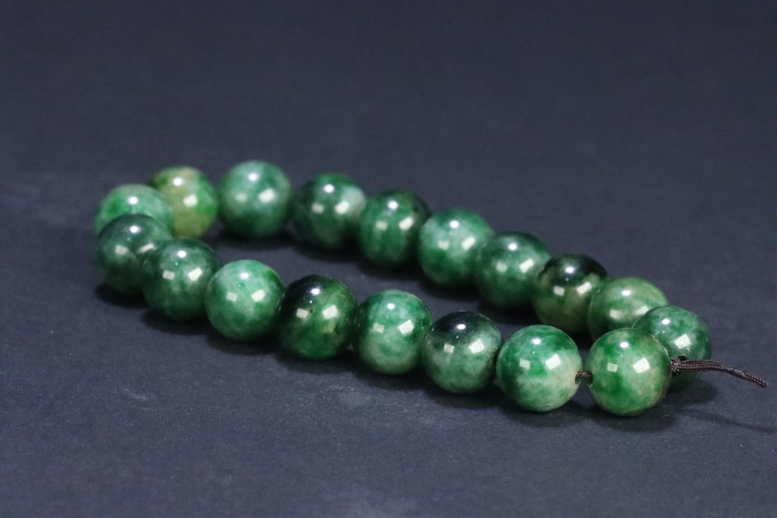 An Exquisite Jadeite Bracelets - 4