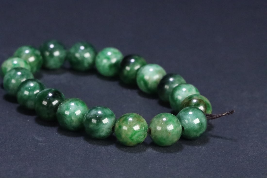 An Exquisite Jadeite Bracelets - 9