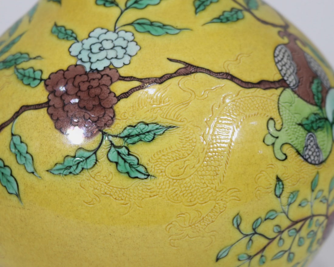 An Exquisite Biscuit Pomegranate Pattern Dragon Pattern Vase - 5