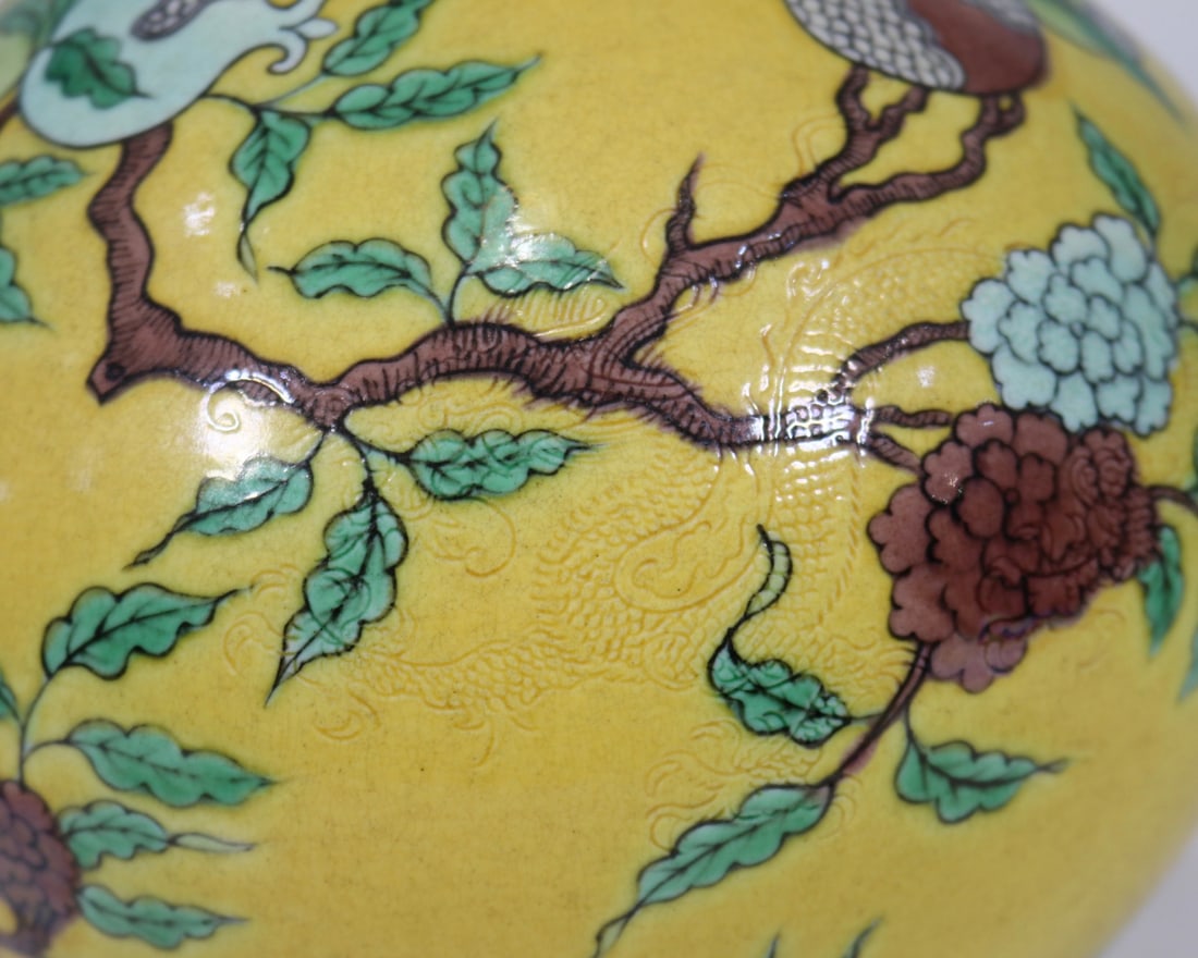 An Exquisite Biscuit Pomegranate Pattern Dragon Pattern Vase - 6