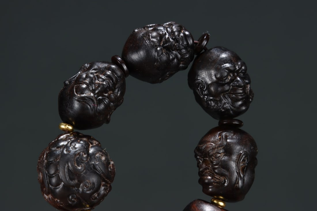 An Exquisite Eaglewood Bracelets - 5