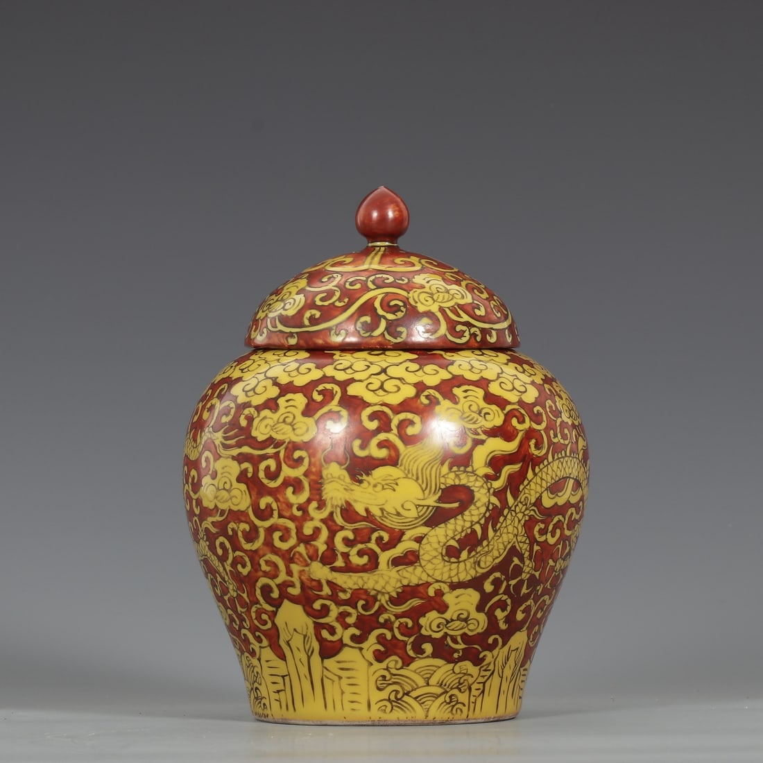 An Exquisite Iron-Red Dragon Pattern Jar - 2