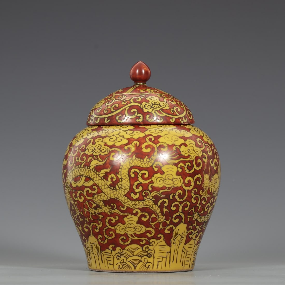 An Exquisite Iron-Red Dragon Pattern Jar - 5