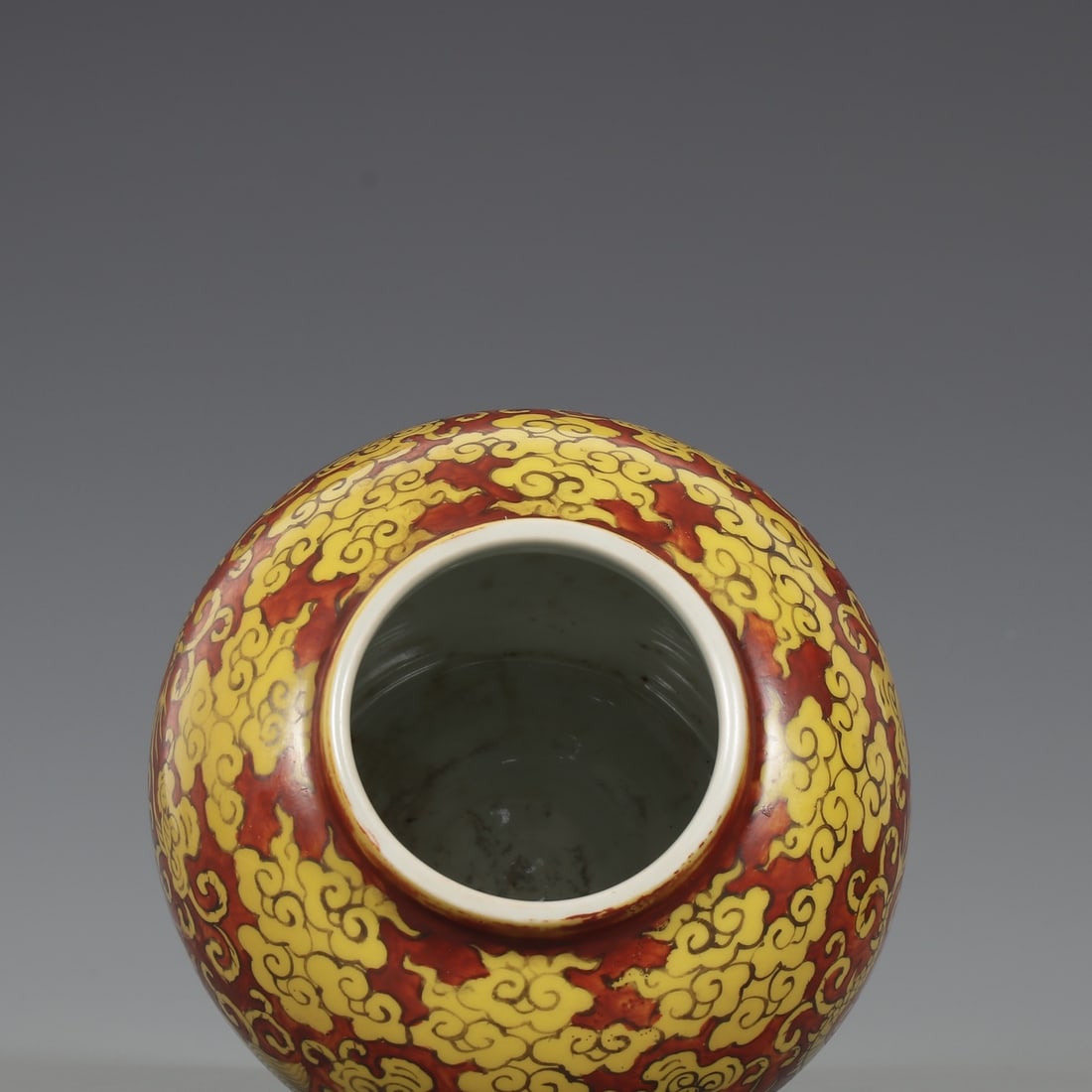 An Exquisite Iron-Red Dragon Pattern Jar - 8