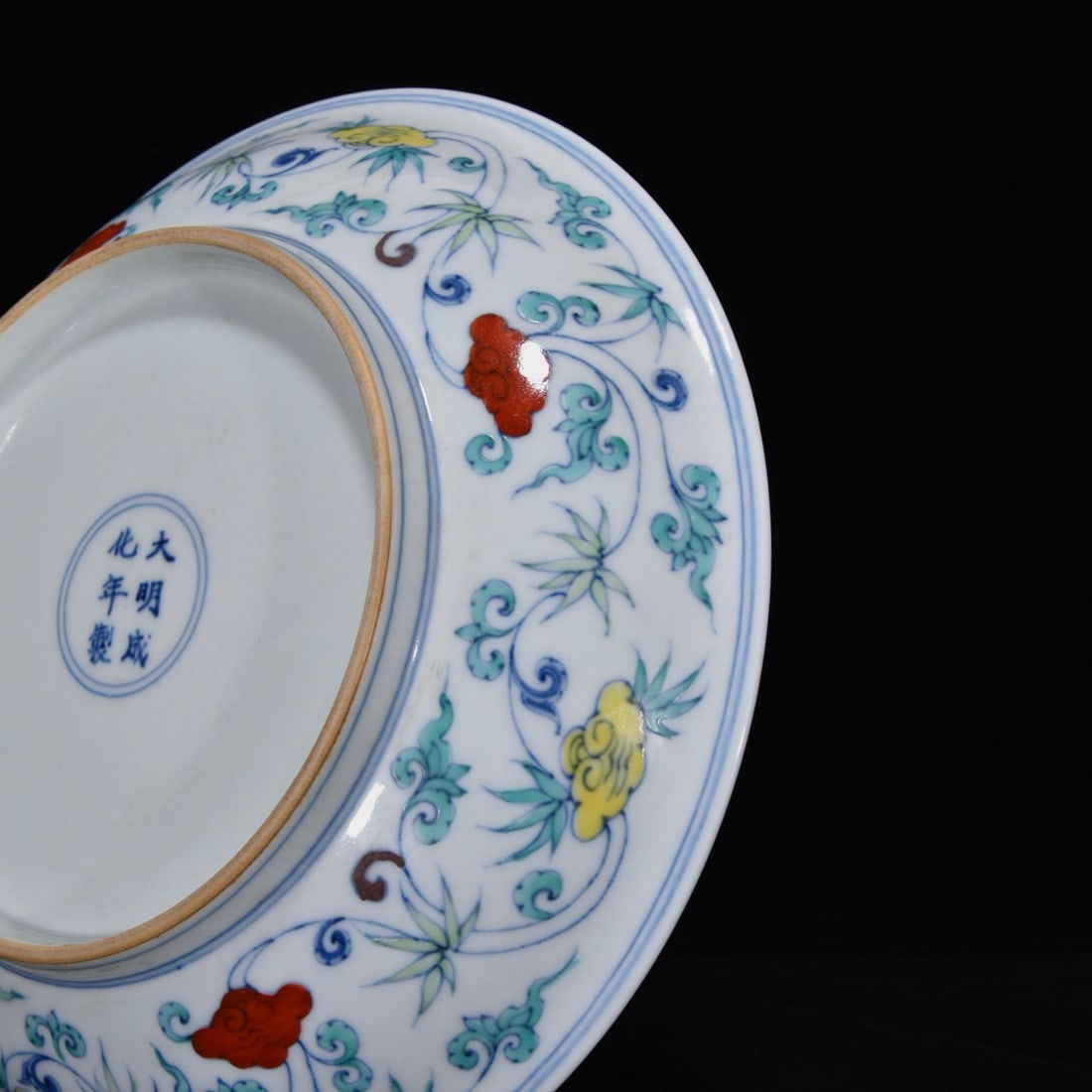 An Exquisite Doucai Phoenix Pattern Lotus Pattern Plate - 8
