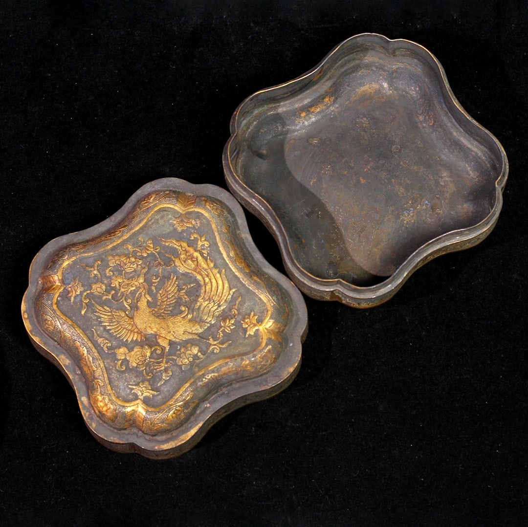 An Exquisite Gilt Bronze Phoenix Pattern Box - 2