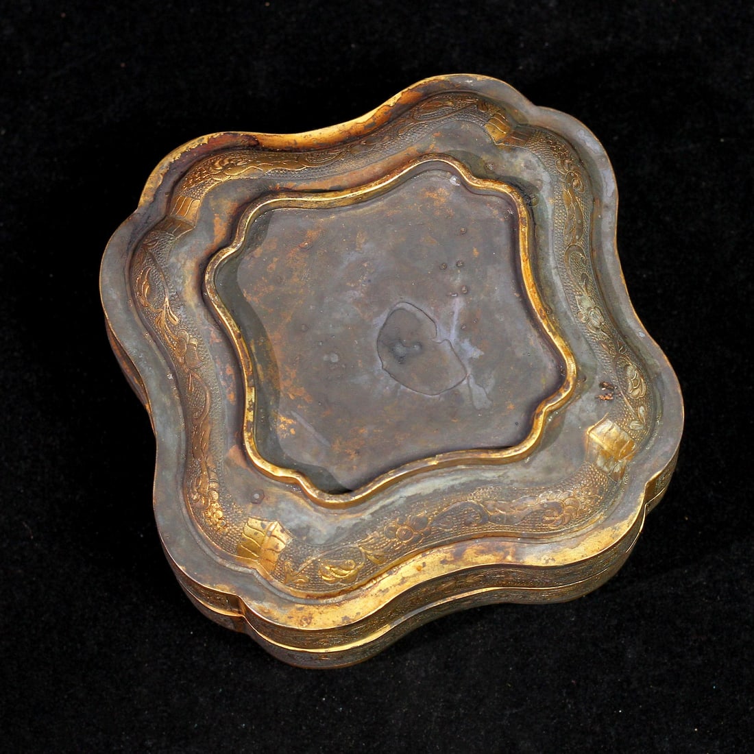 An Exquisite Gilt Bronze Phoenix Pattern Box - 4